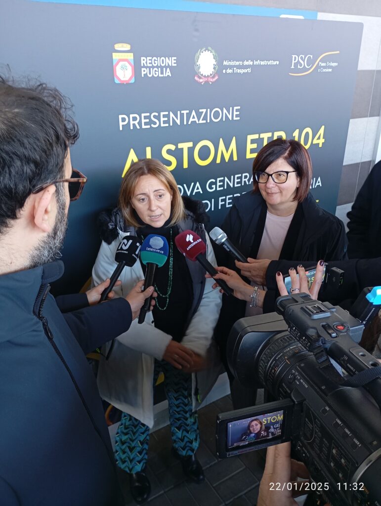 Ferrotramviaria, presentati nuovi treni alla stazione Andria Sud. Sindaco Bruno: “Ringraziamo la Regione per aver scelto questa città”